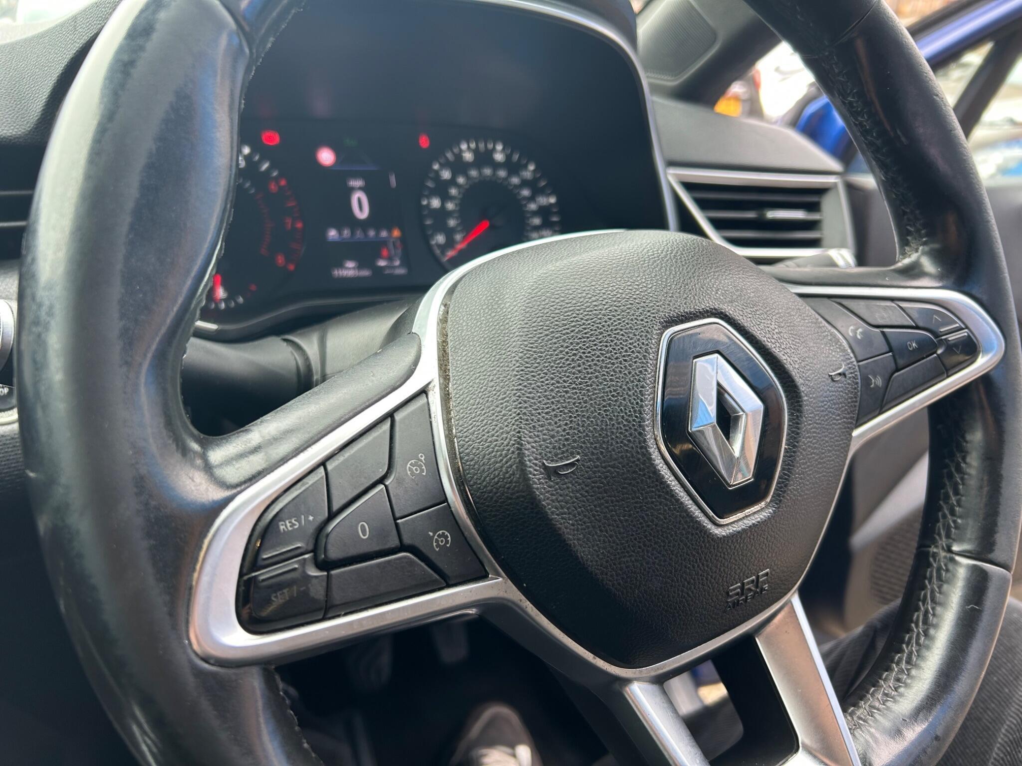 Renault Clio - Image 28