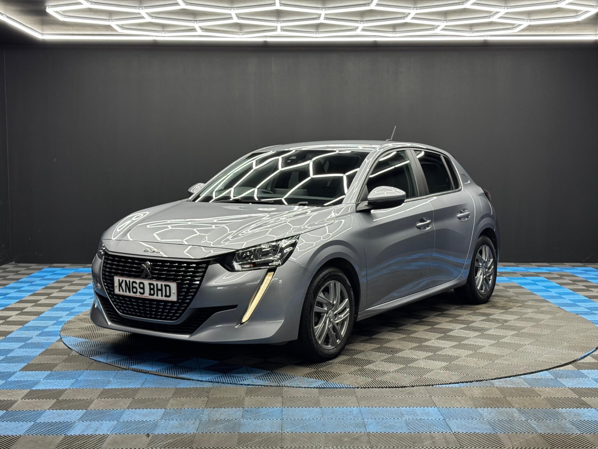 Peugeot 208 - Image 3