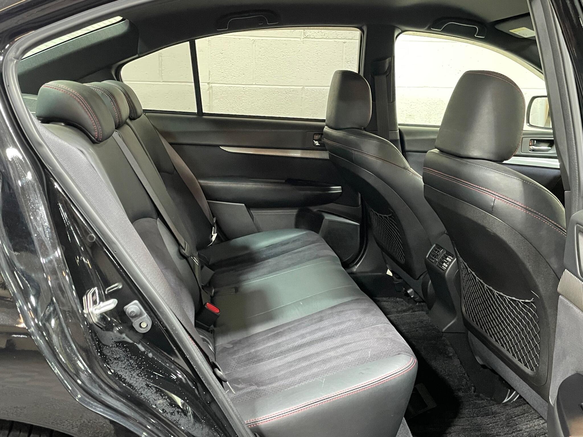 Subaru Legacy - Image 11