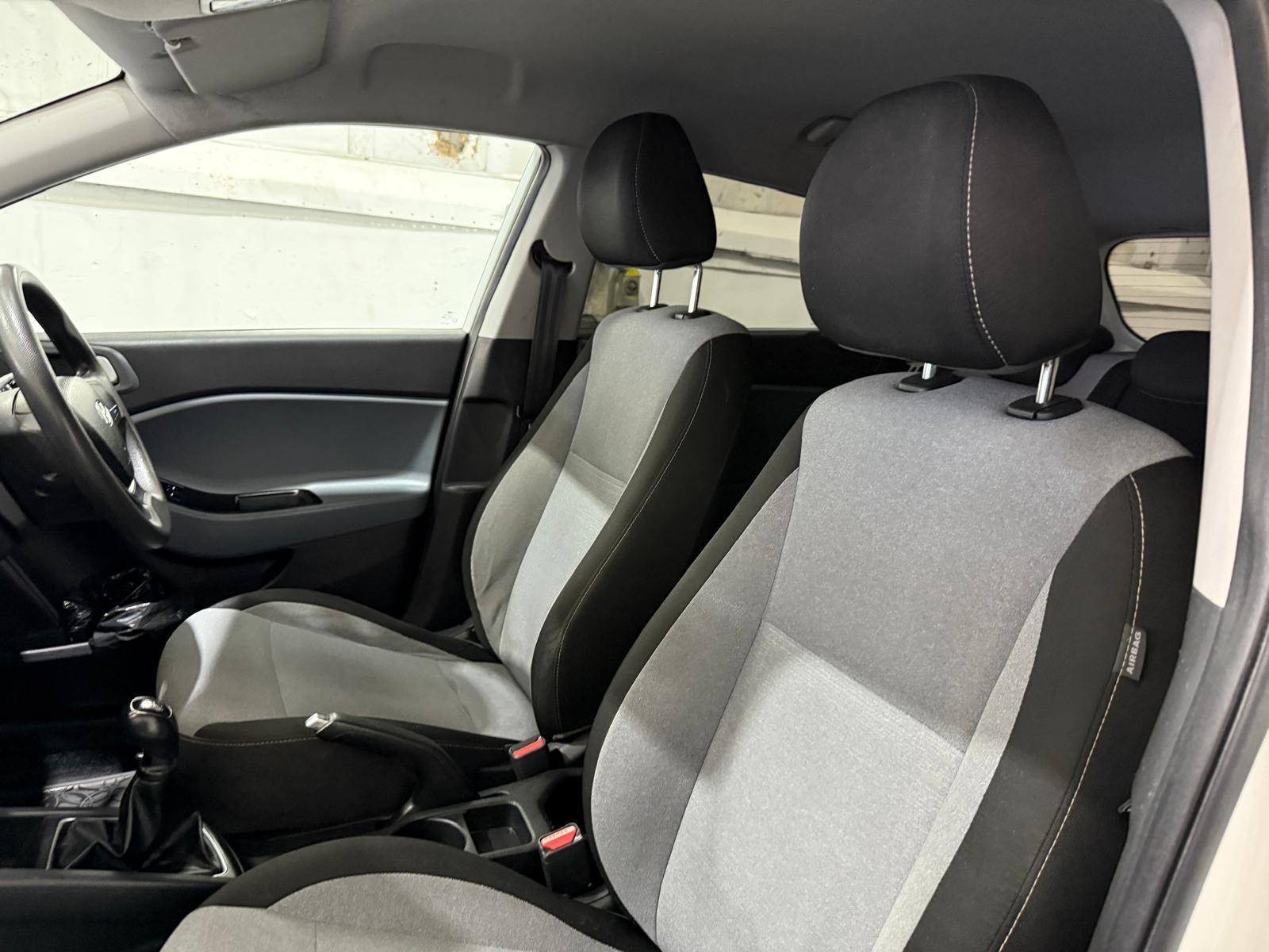 Hyundai i20 - Image 32