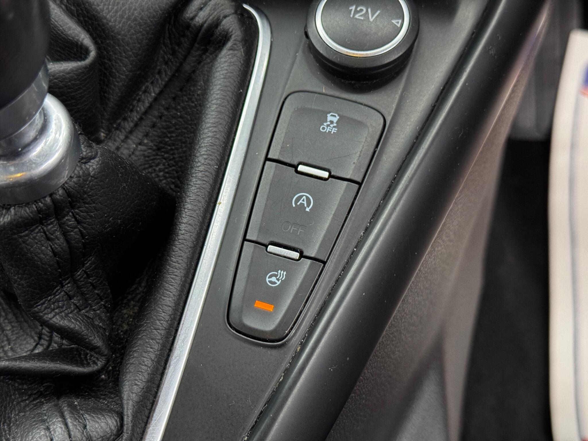 Ford Focus - Image 26