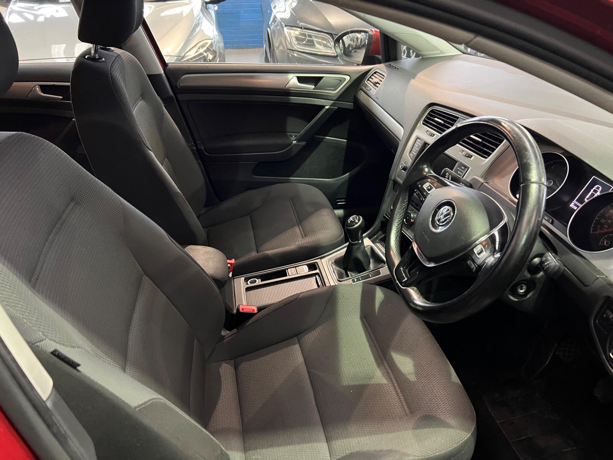 Volkswagen Golf - Image 47