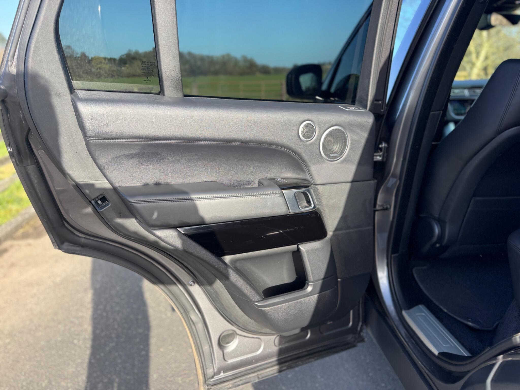 Land Rover Range Rover - Image 36