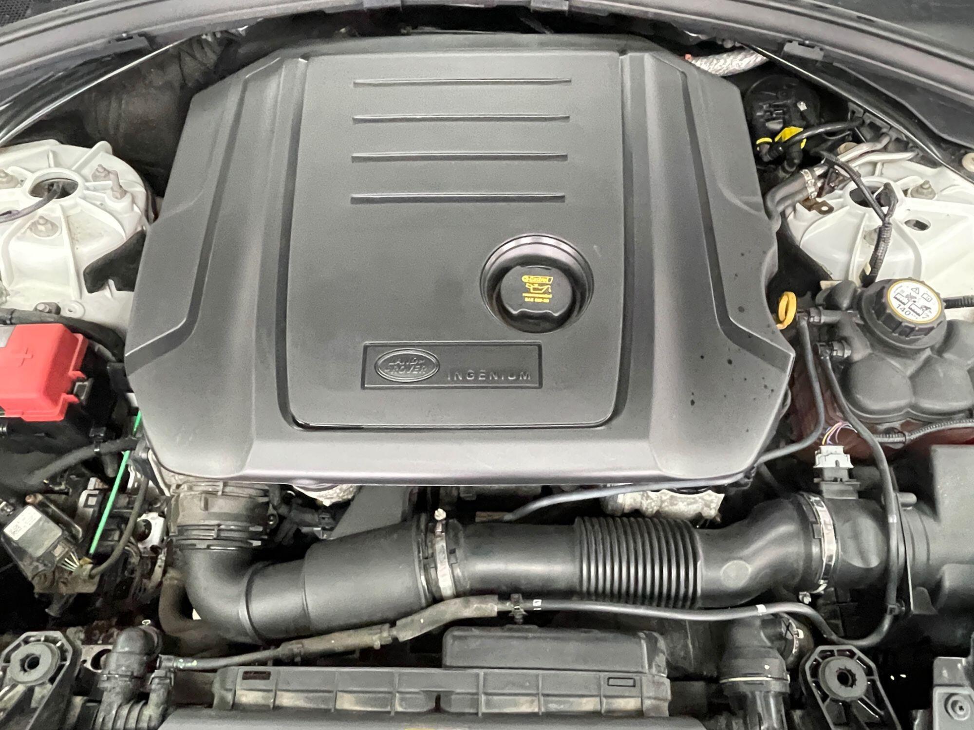 Land Rover Range Rover Velar - Image 20