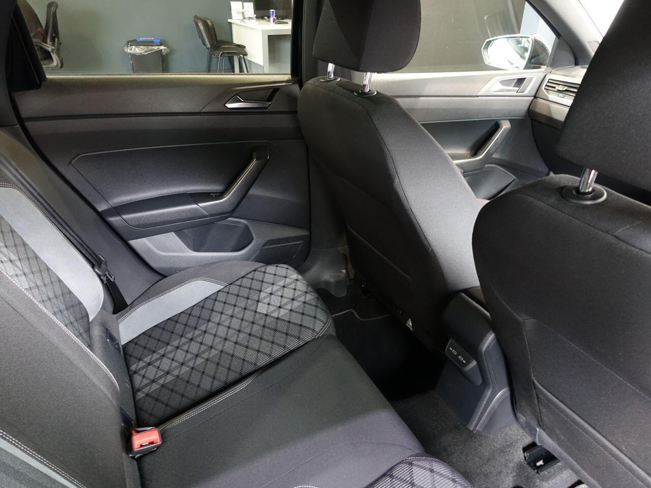 Volkswagen Polo - Image 15