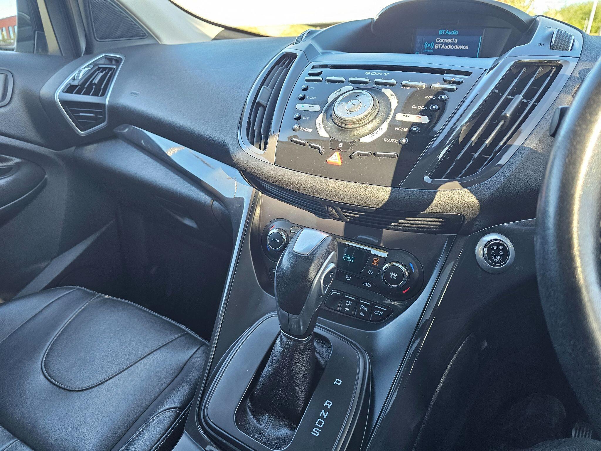 Ford Kuga - Image 31