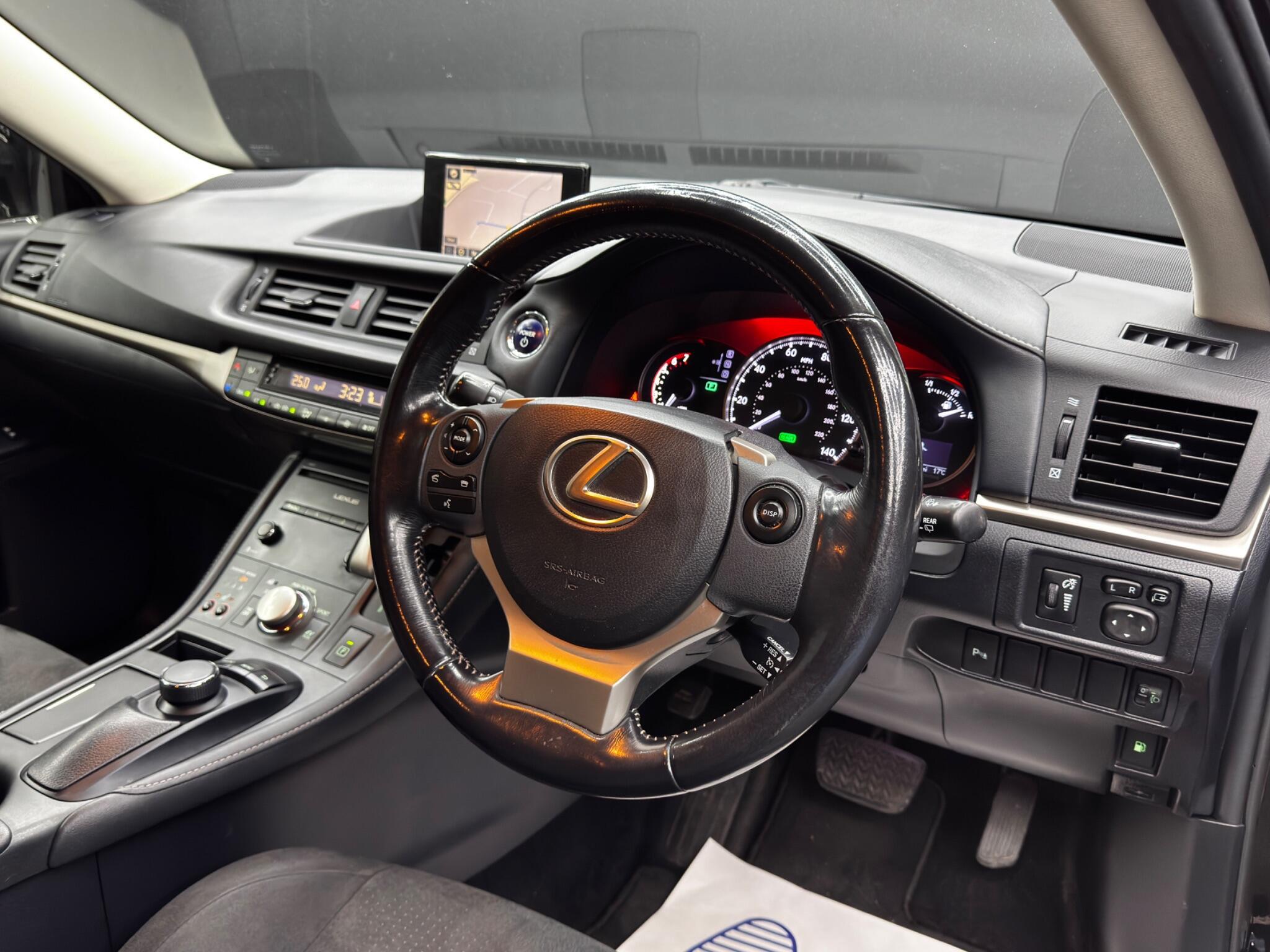 Lexus CT - Image 9