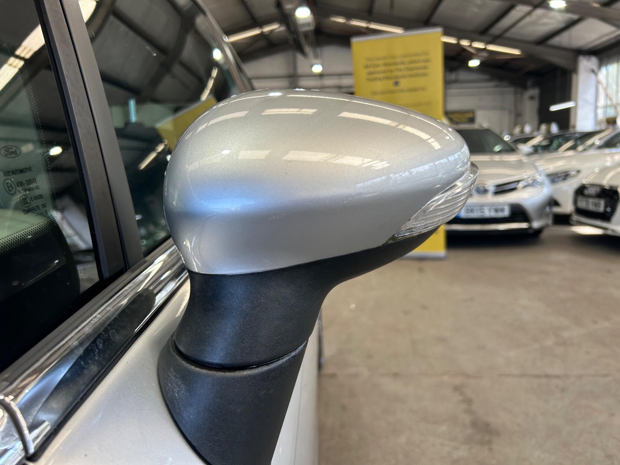 Ford Fiesta - Image 31