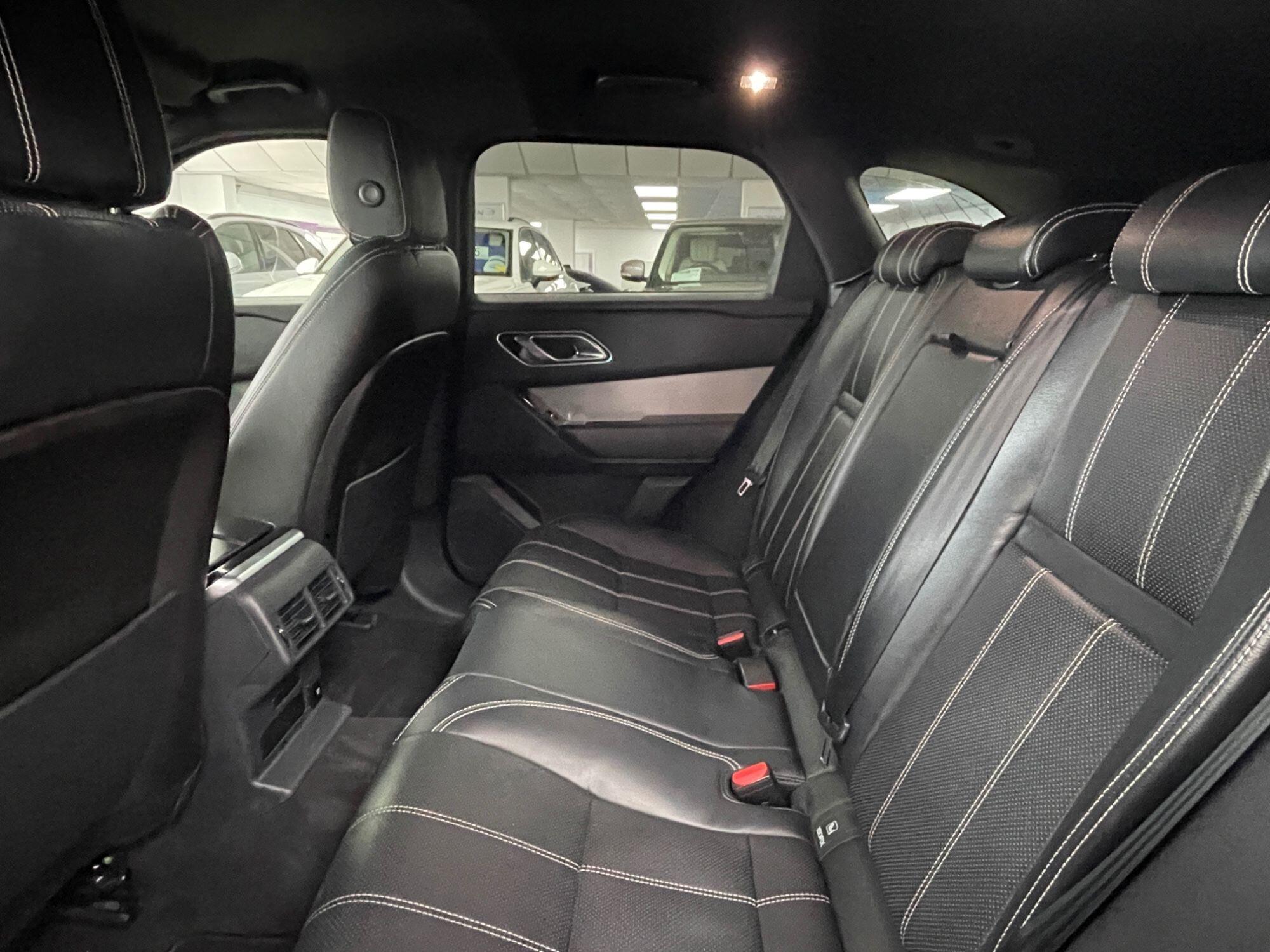 Land Rover Range Rover Velar - Image 31