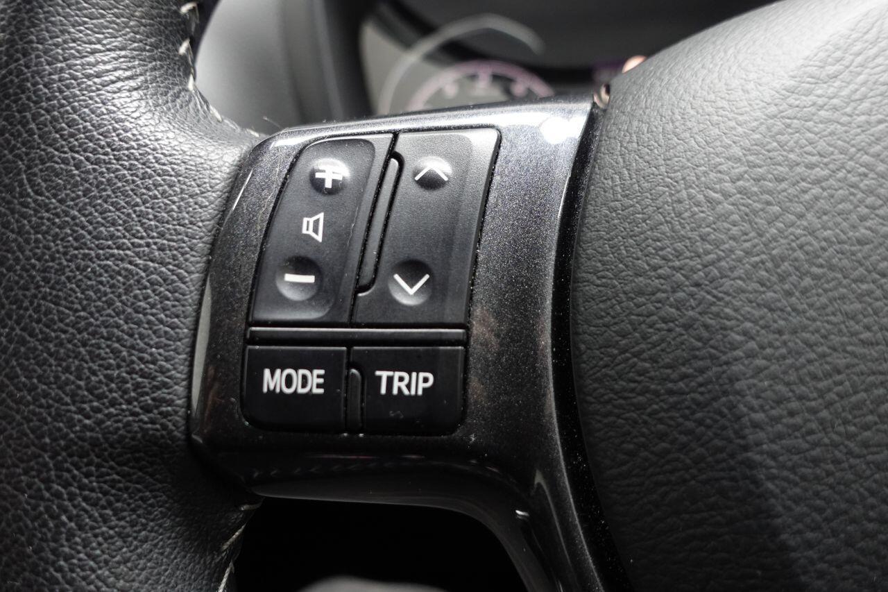 Toyota Yaris - Image 27