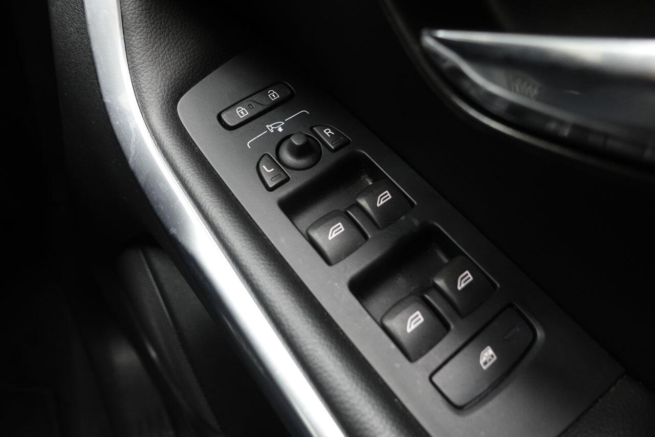 Volvo V40 CROSS COUNTRY - Image 44