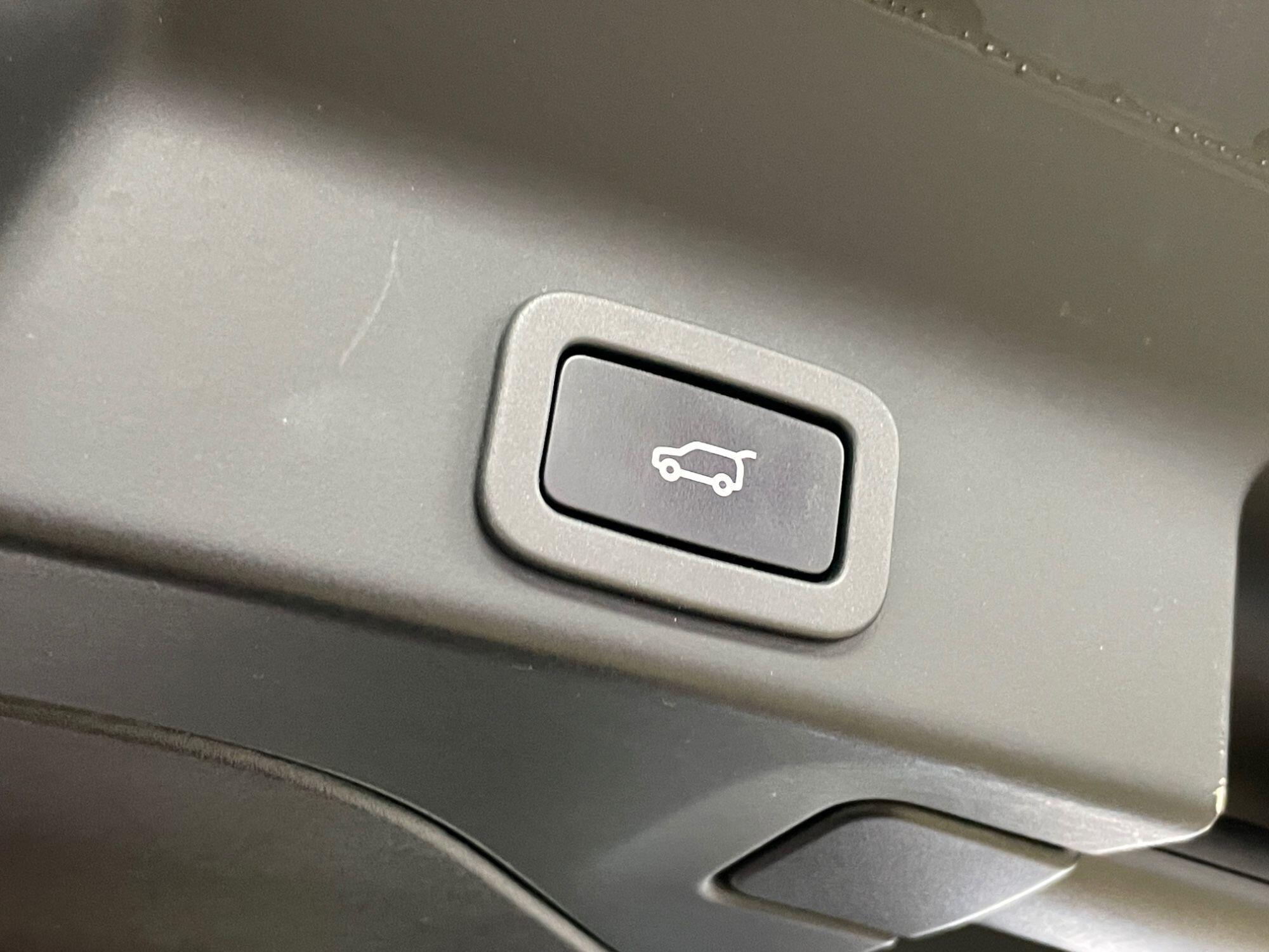 Jaguar F-Pace - Image 19