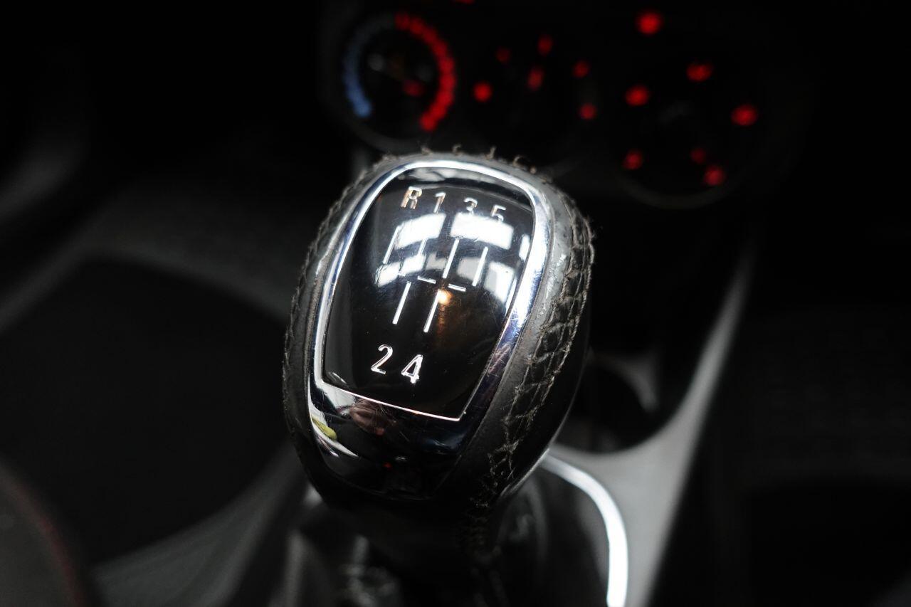 Vauxhall Corsa - Image 20