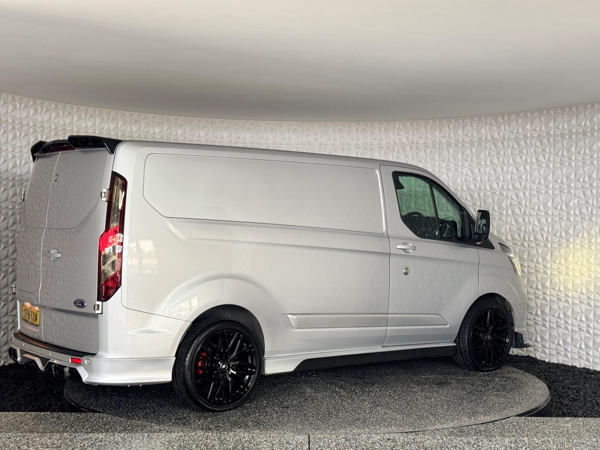 Ford Transit Custom - Image 9