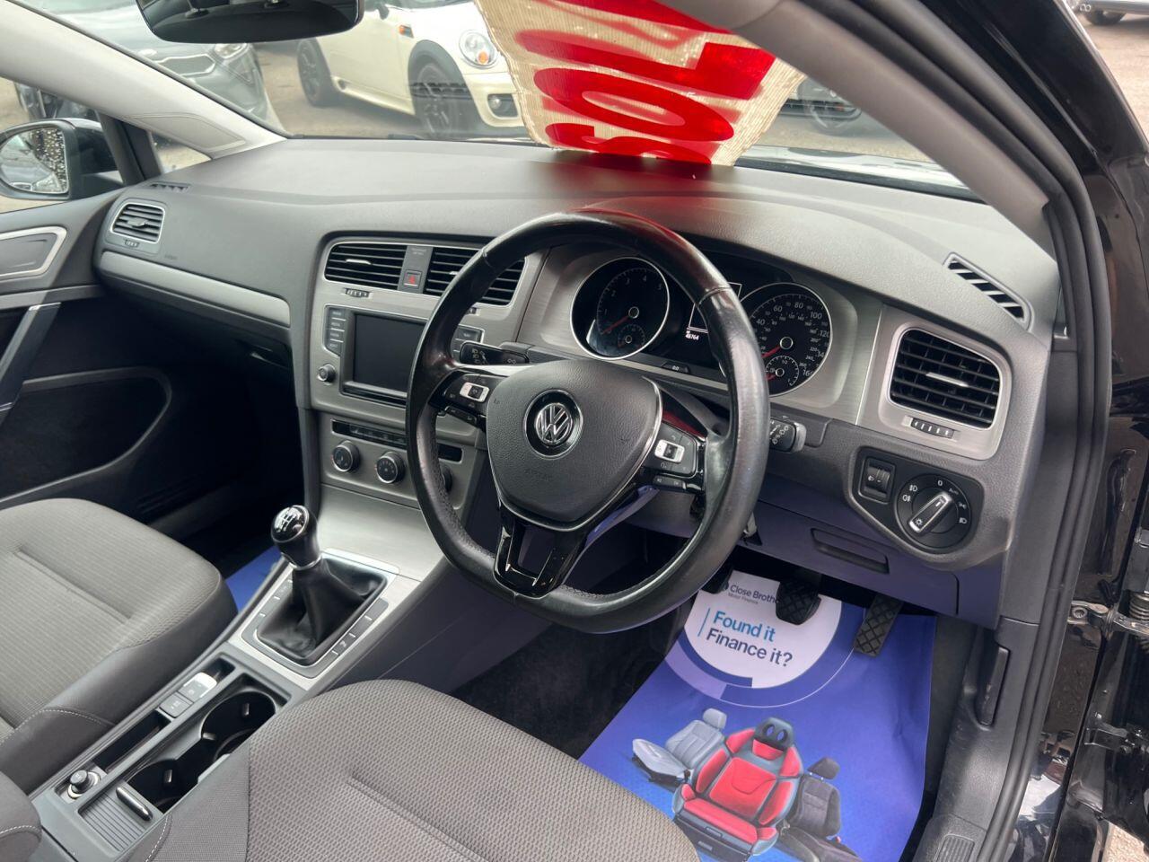 Volkswagen Golf - Image 13