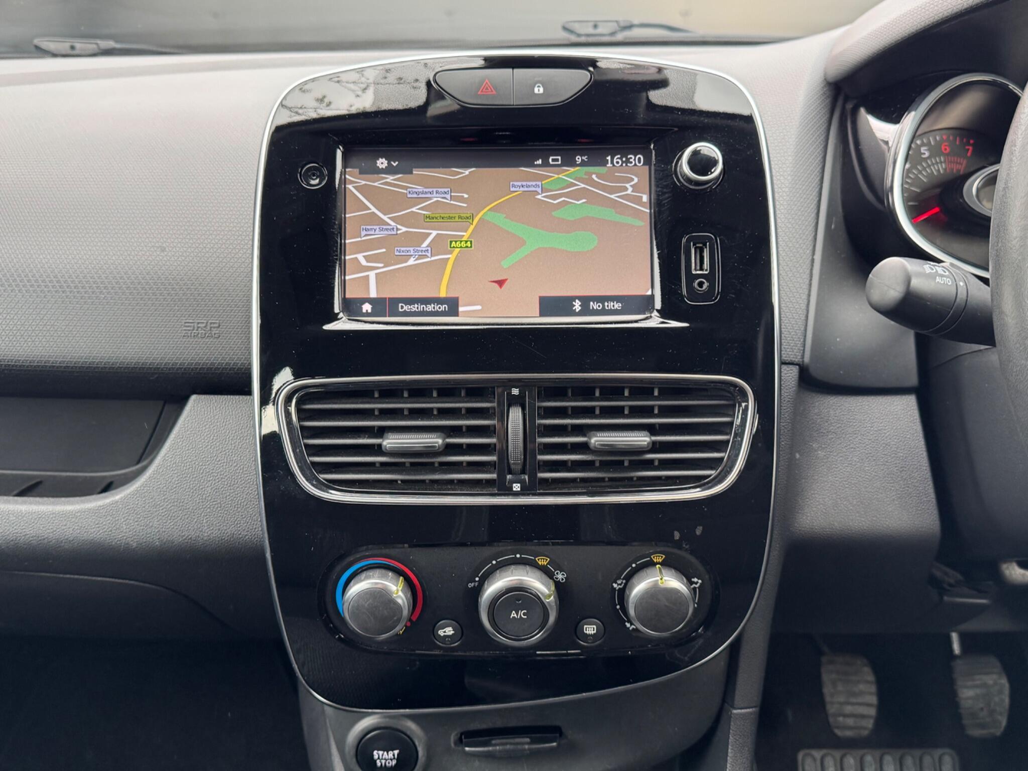 Renault Clio - Image 15