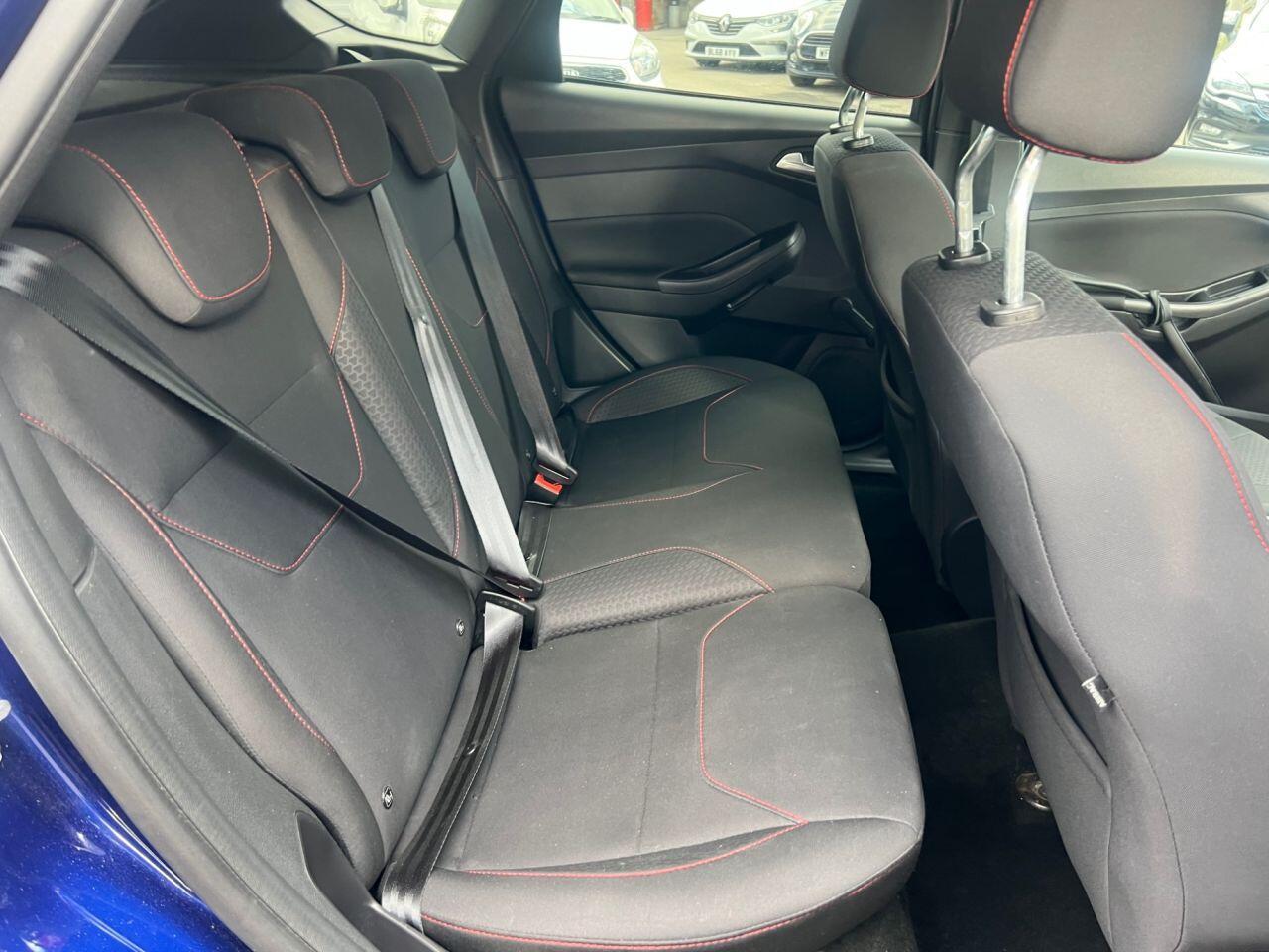 Ford Focus - Image 19