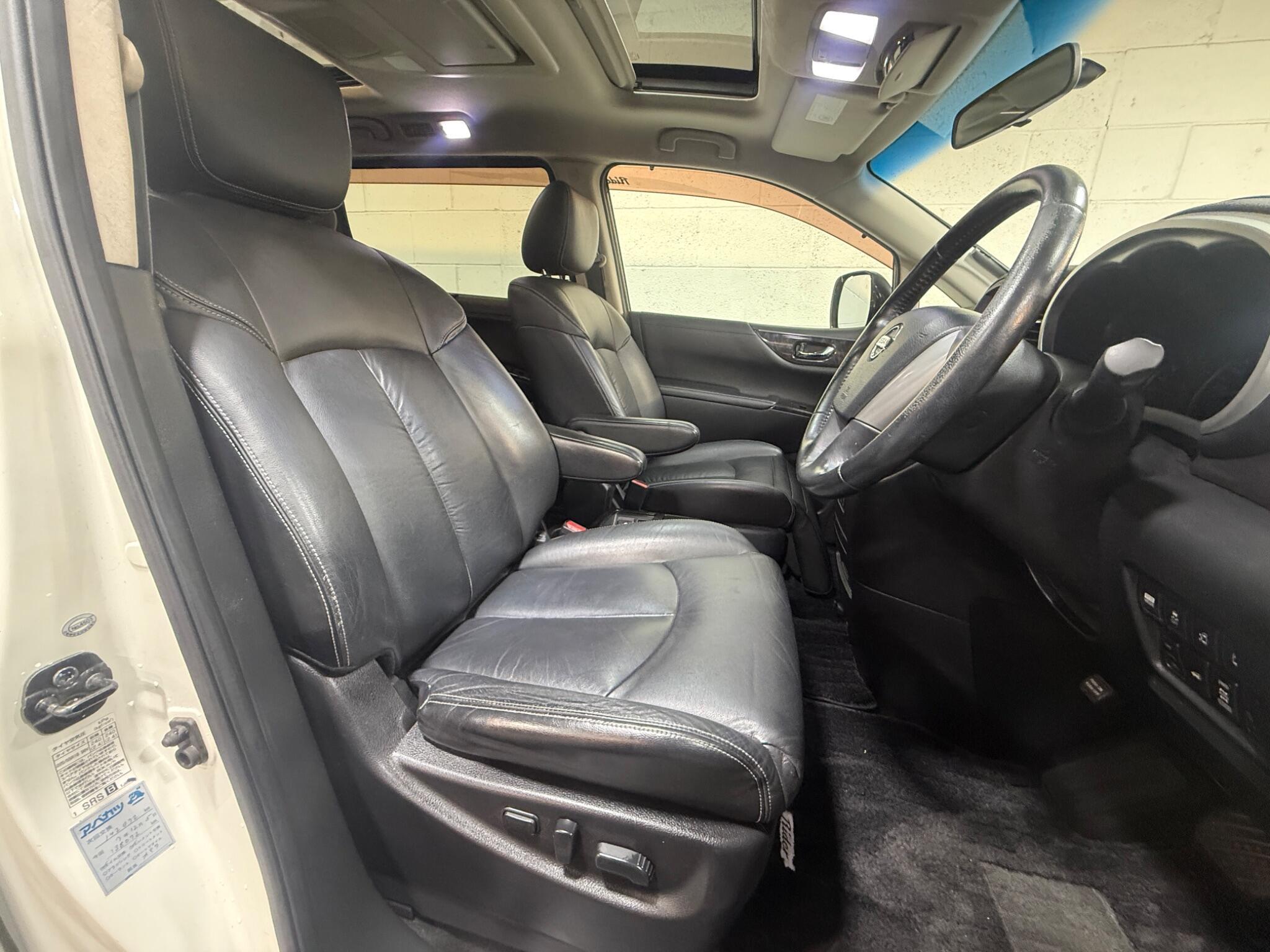 Nissan Elgrand - Image 8