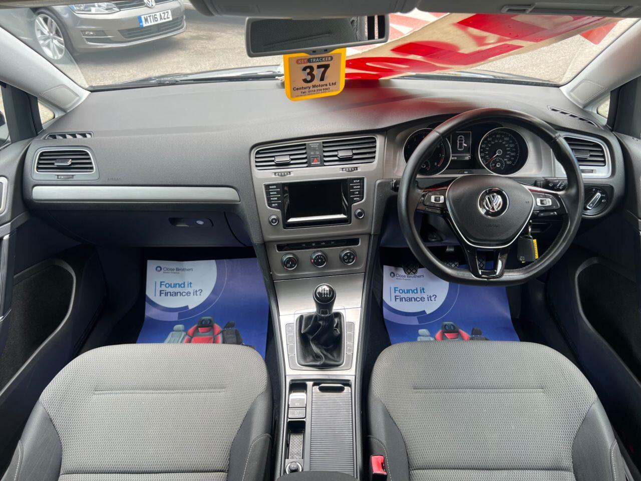 Volkswagen Golf - Image 18