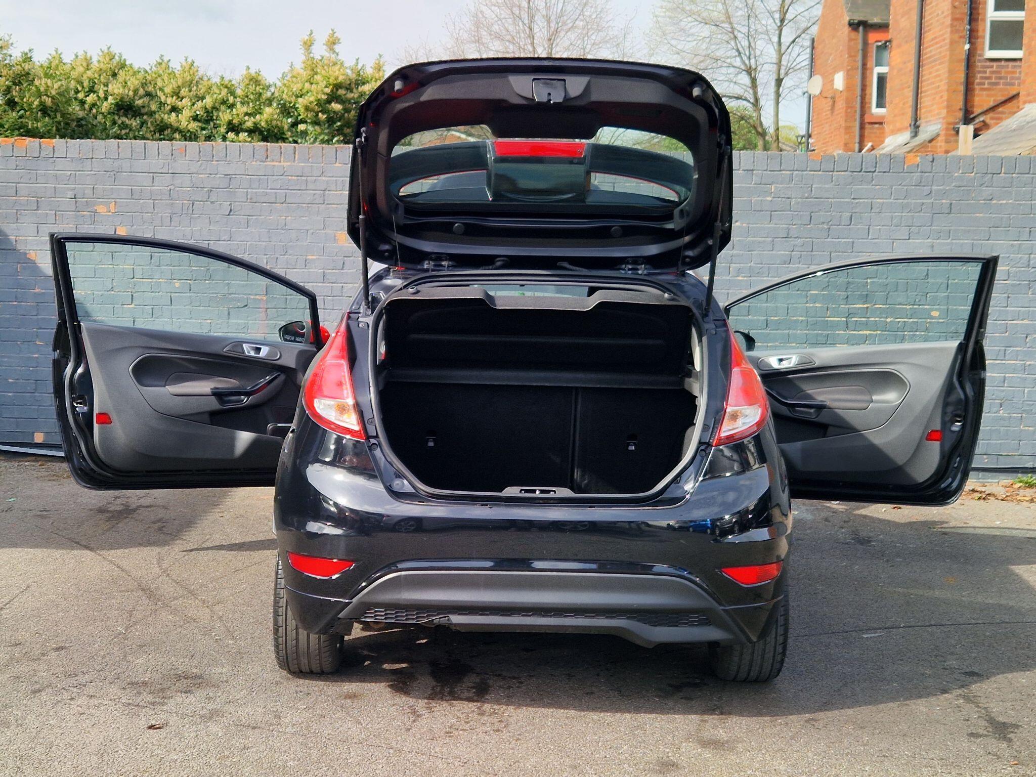 Ford Fiesta - Image 20
