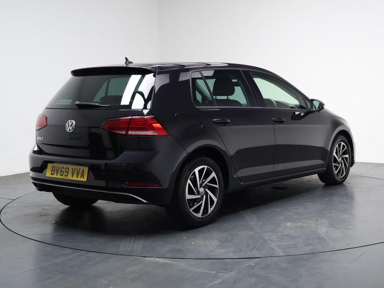 Volkswagen Golf - Image 12