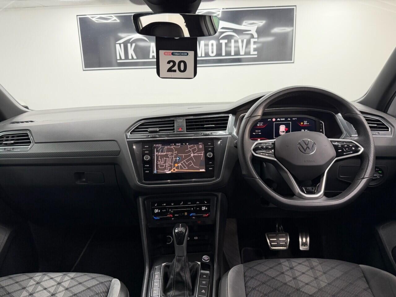Volkswagen Tiguan - Image 20