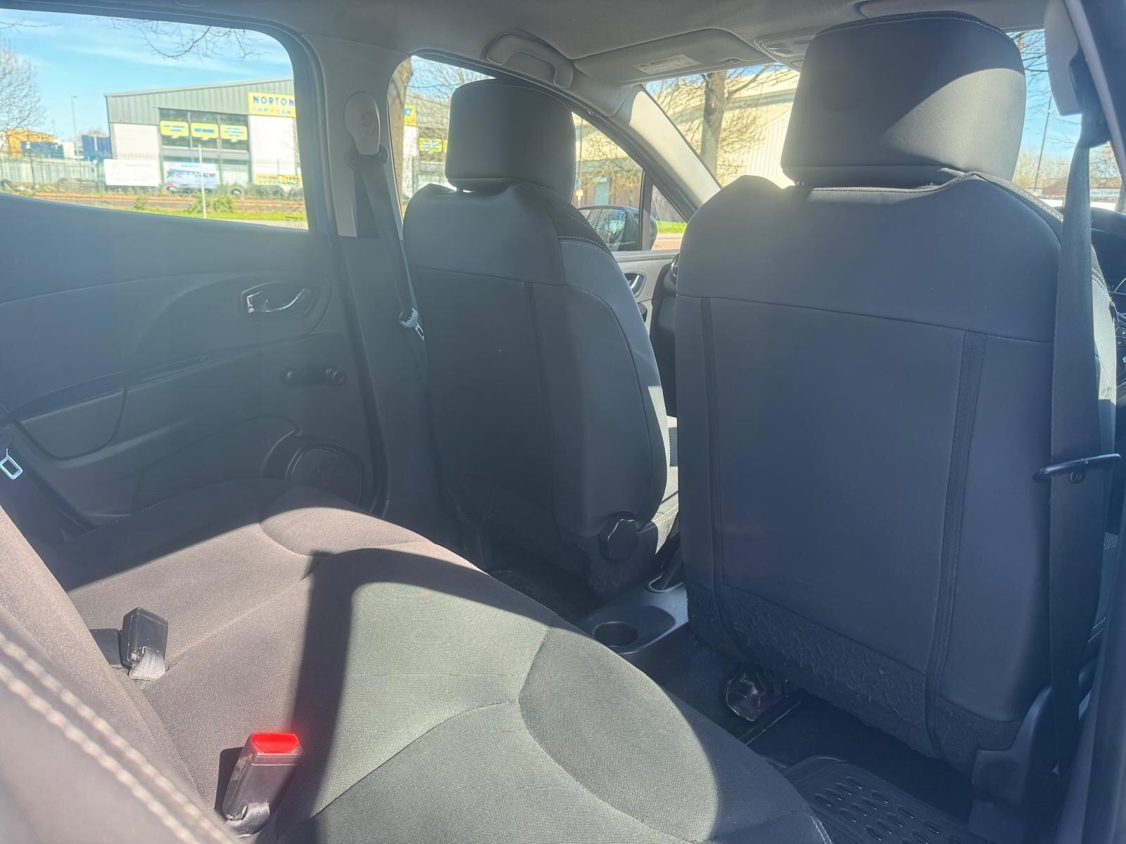 Renault Clio - Image 28