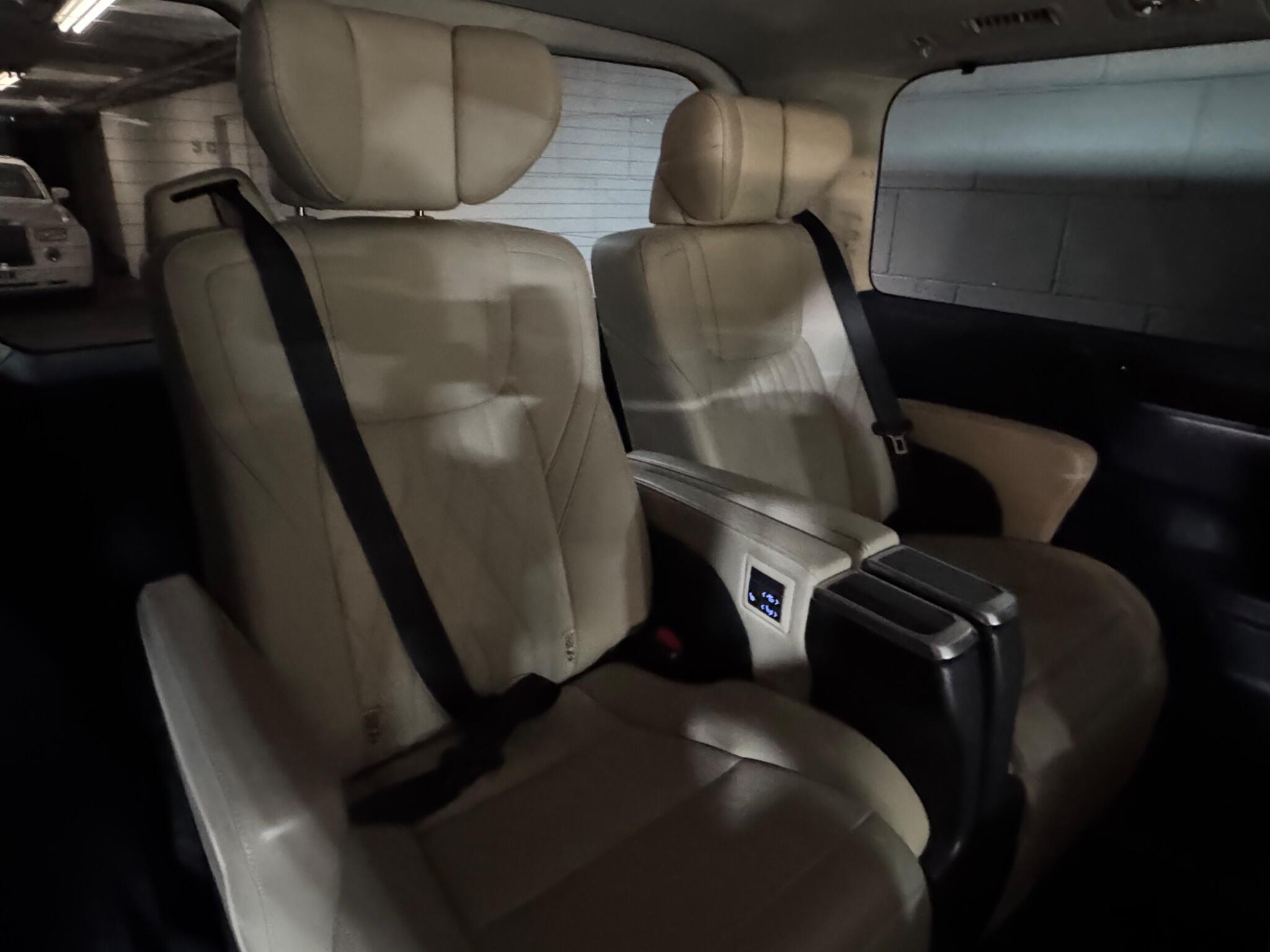Toyota Granace - Image 13