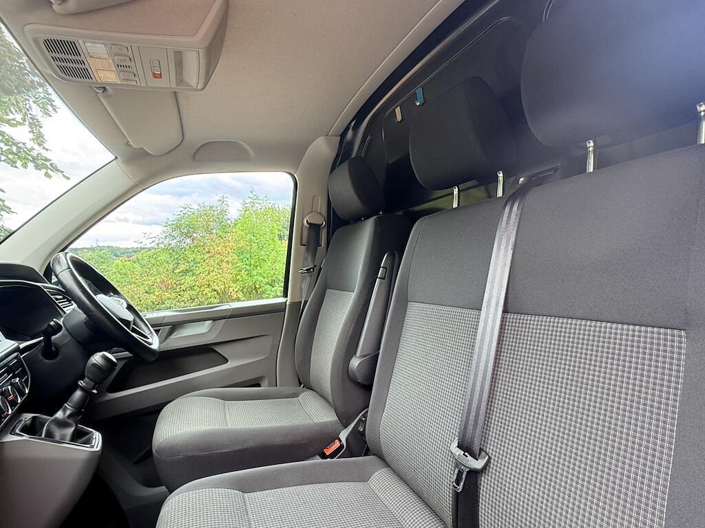 Volkswagen Transporter - Image 12