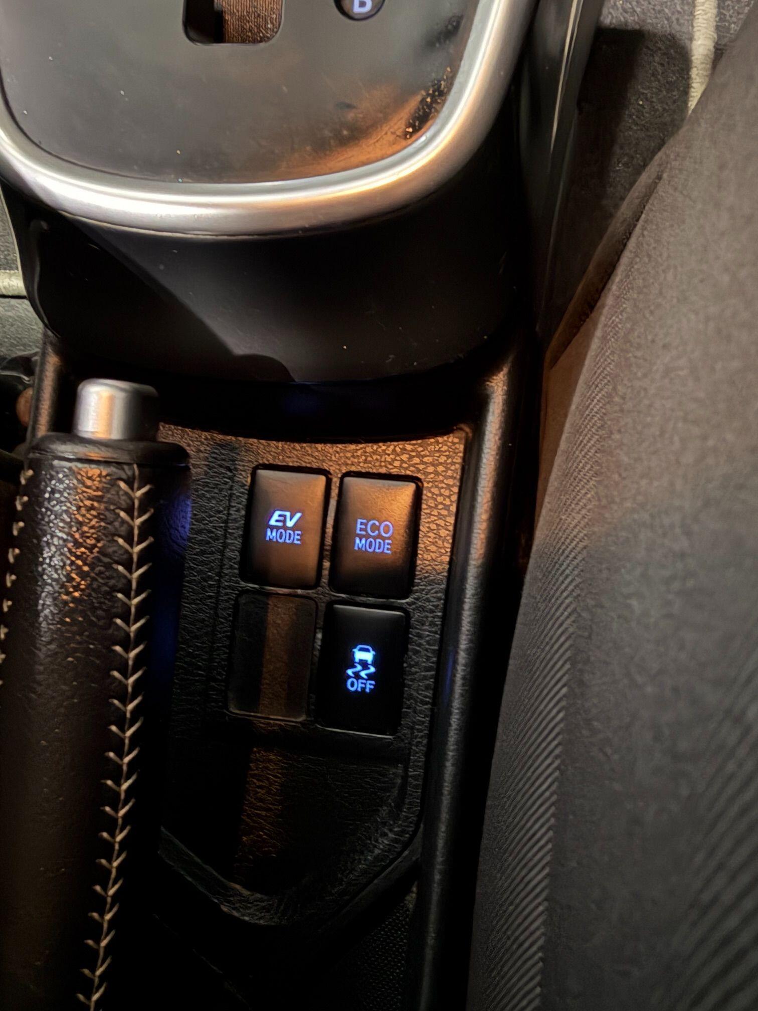 Toyota Yaris - Image 19