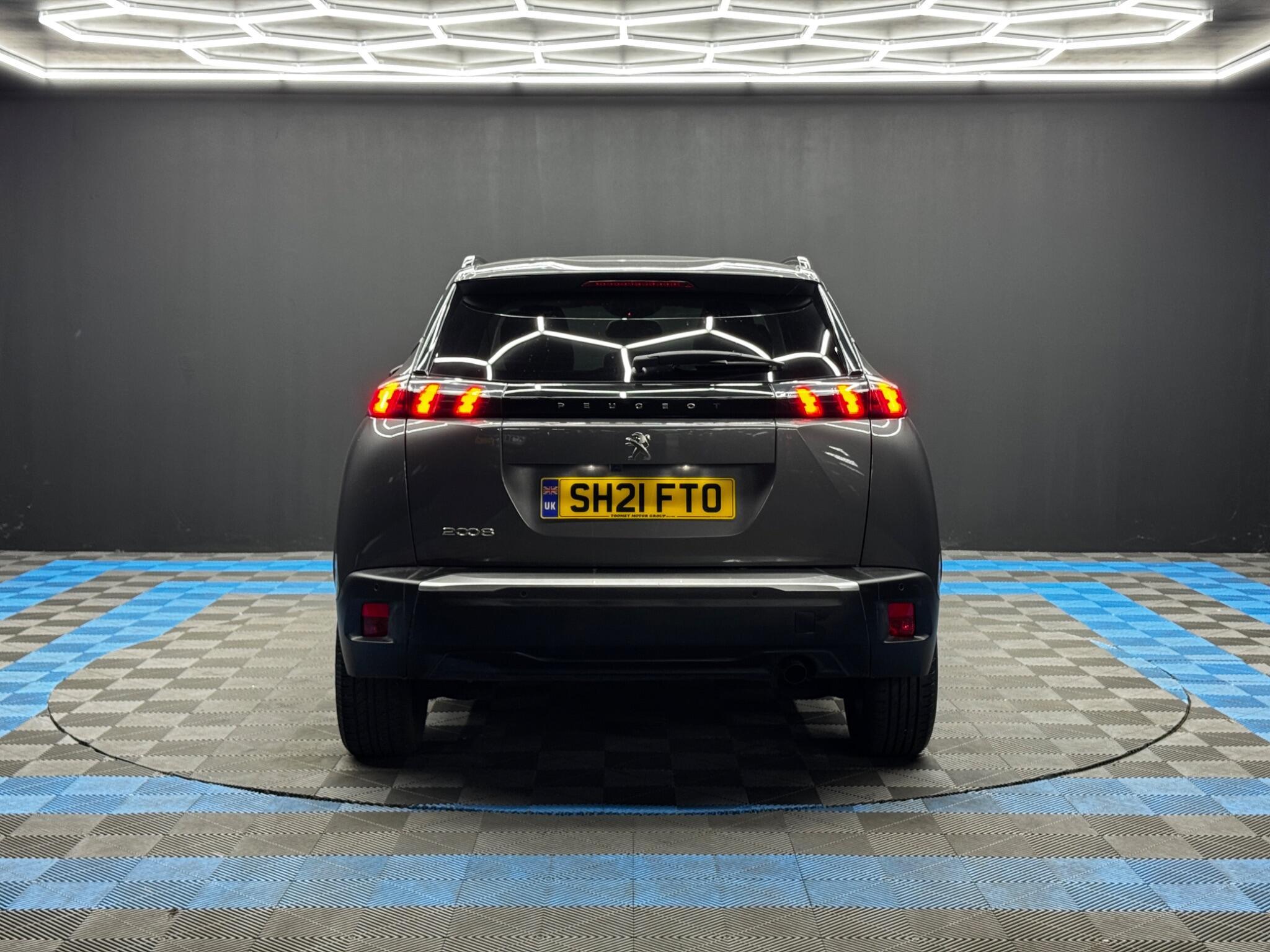 Peugeot 2008 - Image 6