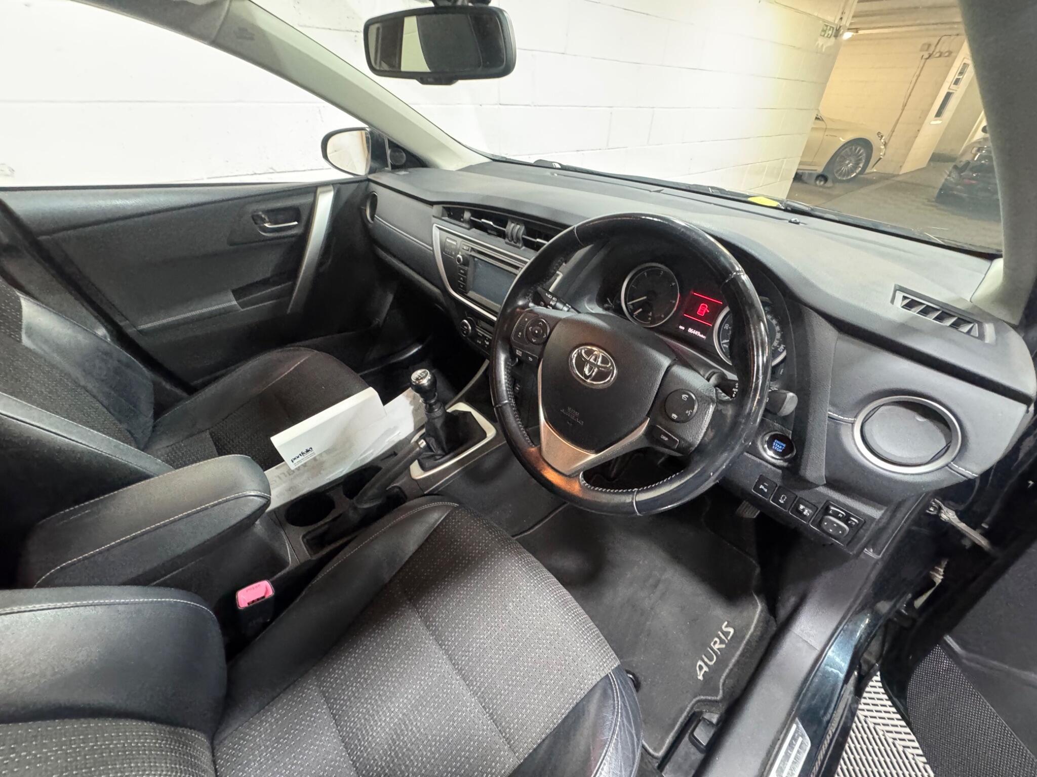 Toyota Auris - Image 8