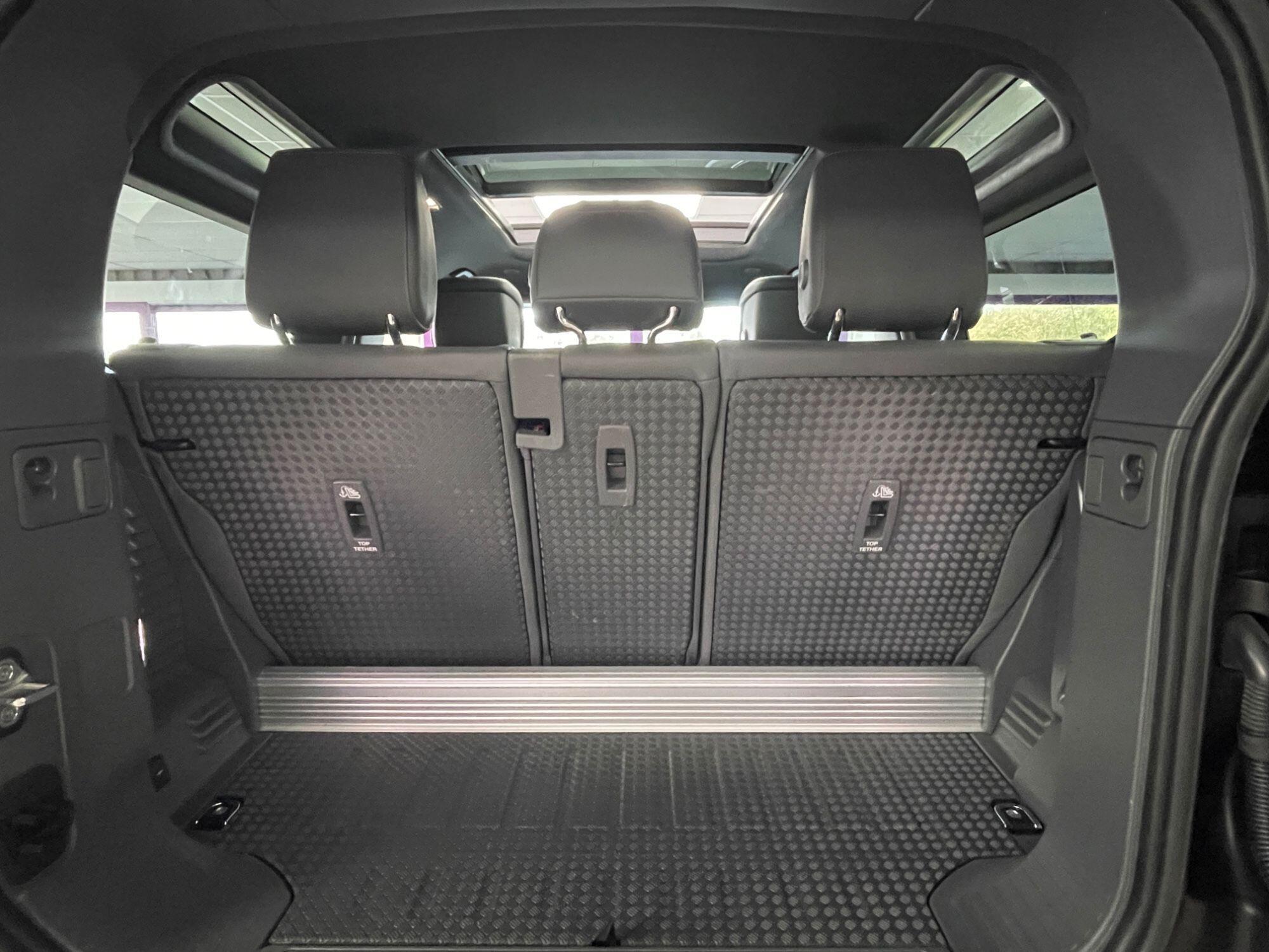 Land Rover Defender - Image 17