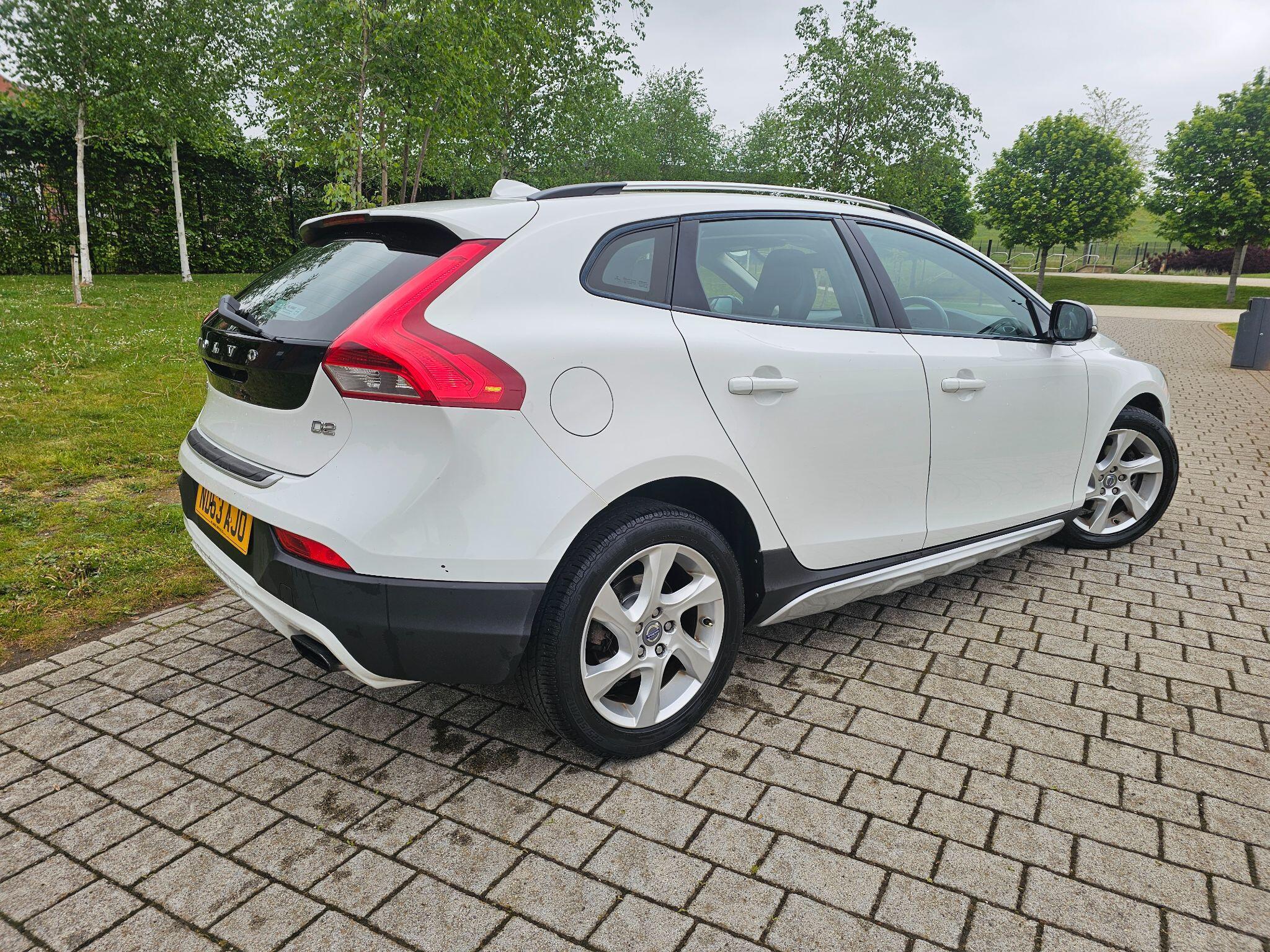 Volvo V40 CROSS COUNTRY - Image 5