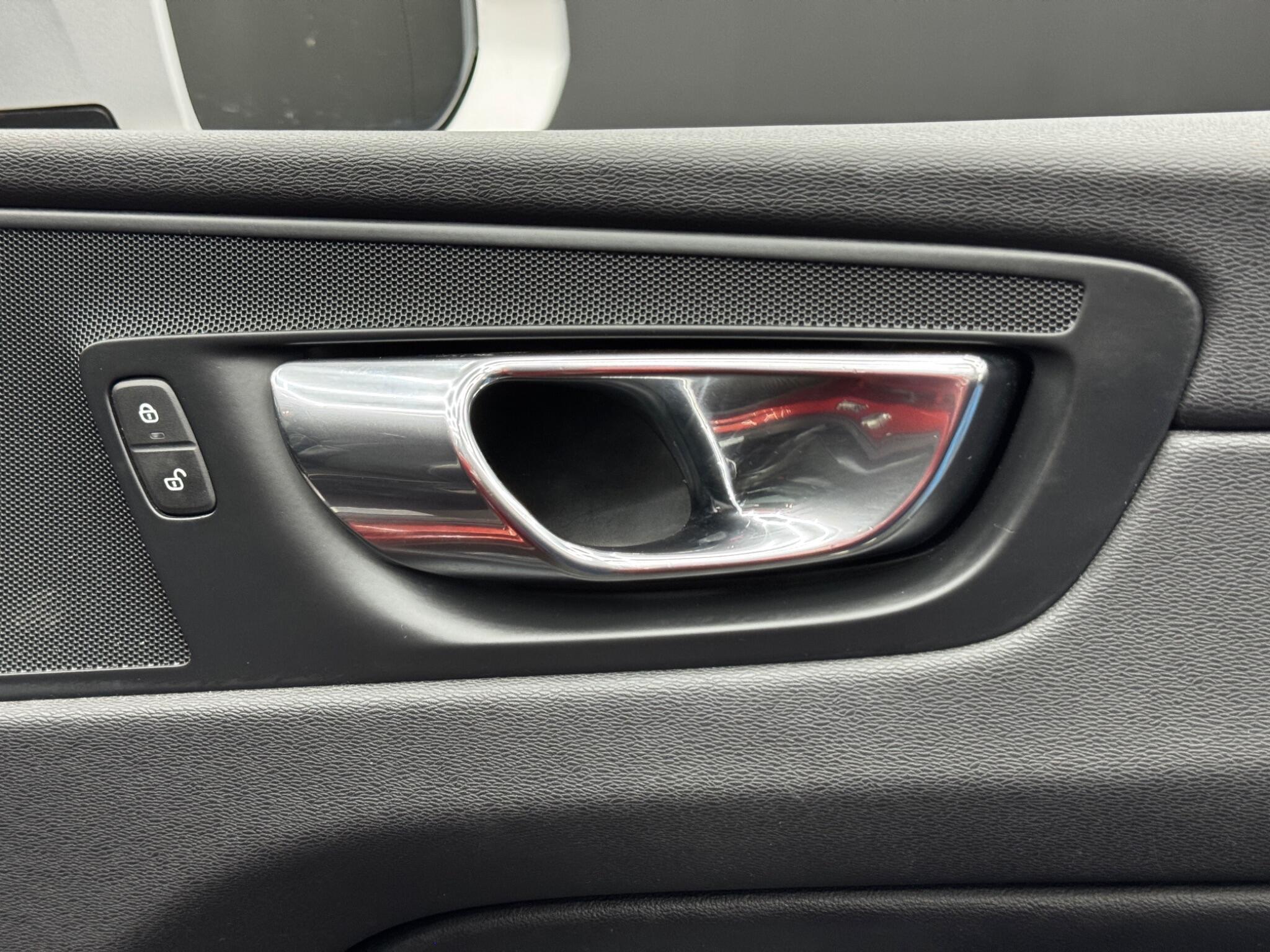 Volvo XC60 - Image 36