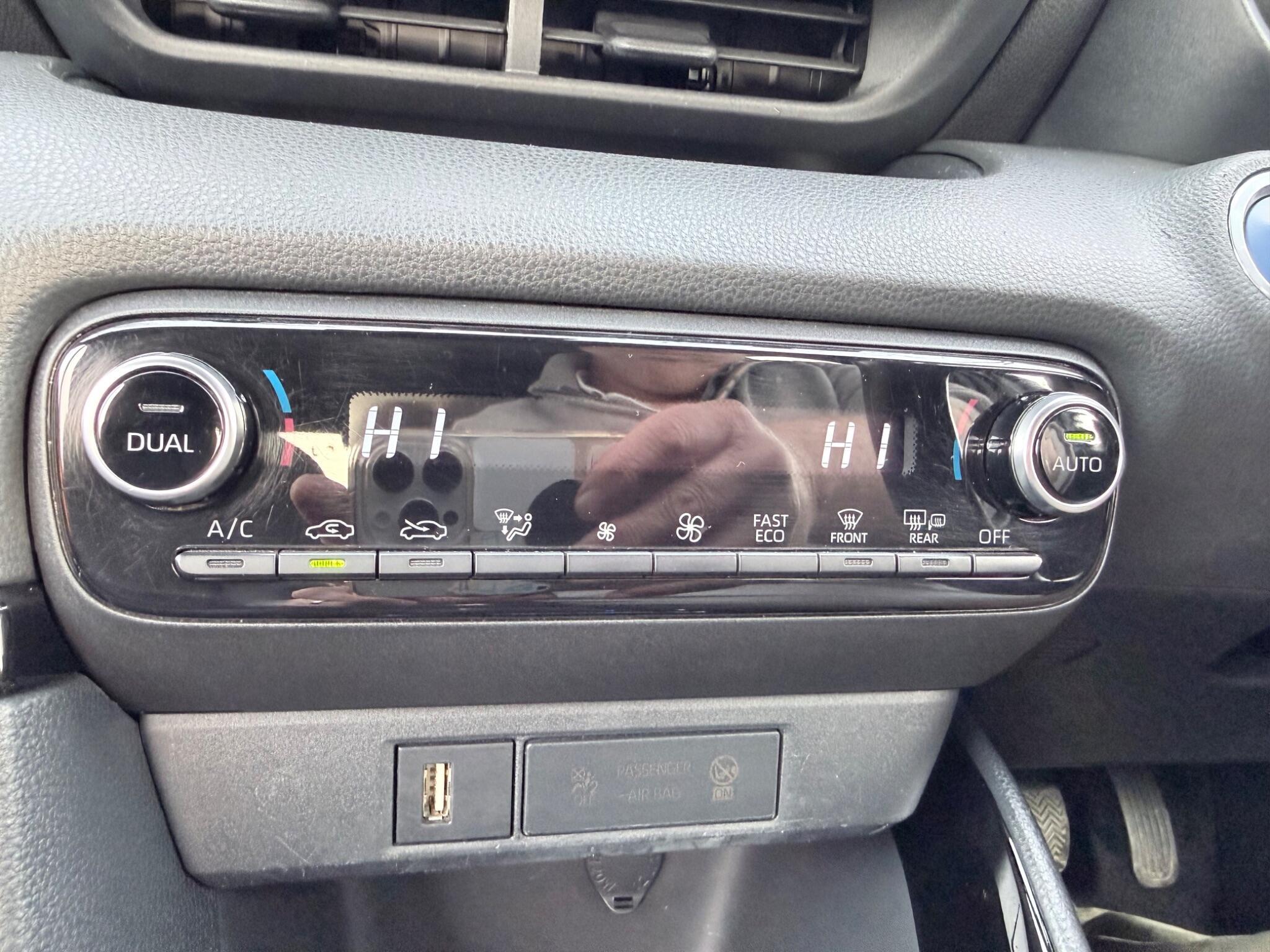 Toyota Yaris - Image 34