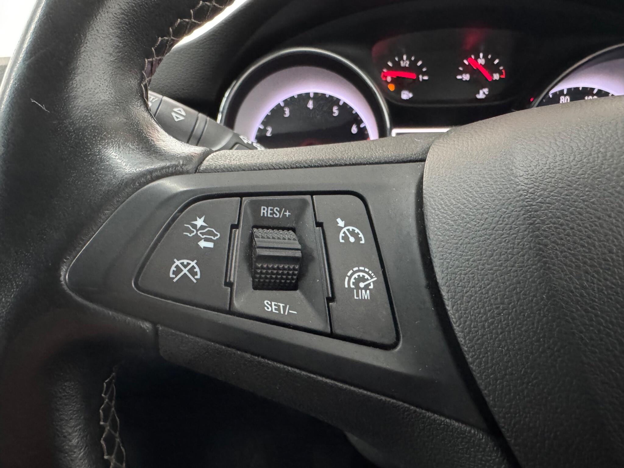Vauxhall Astra - Image 17