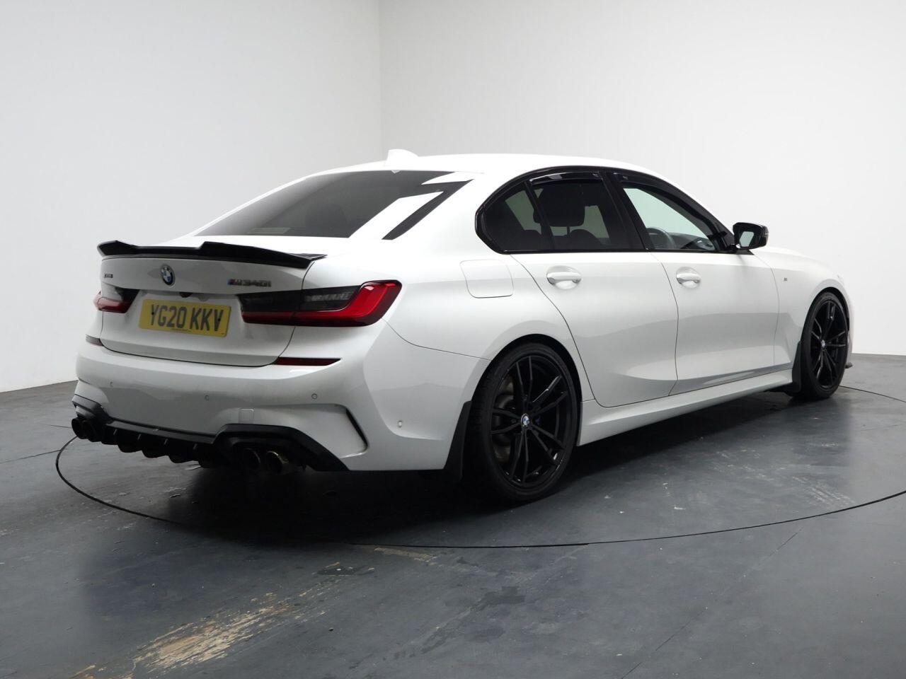 BMW 3 Series - Image 12