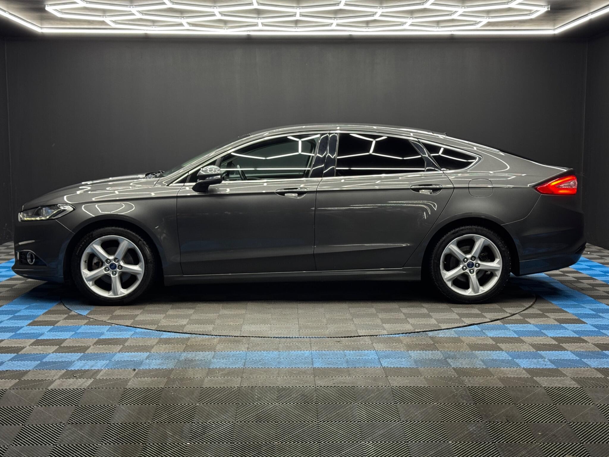 Ford Mondeo - Image 8