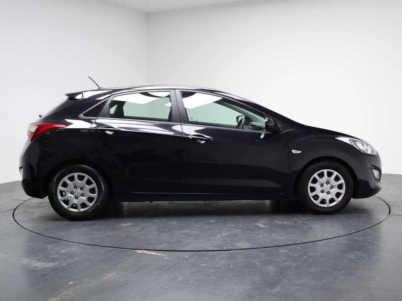 Hyundai i30 - Image 14