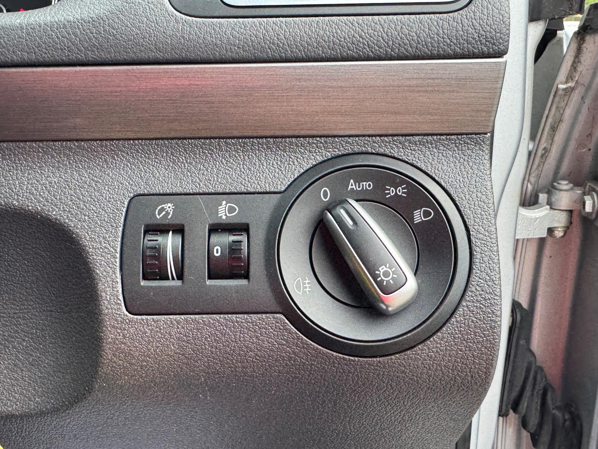 Volkswagen Touran - Image 20