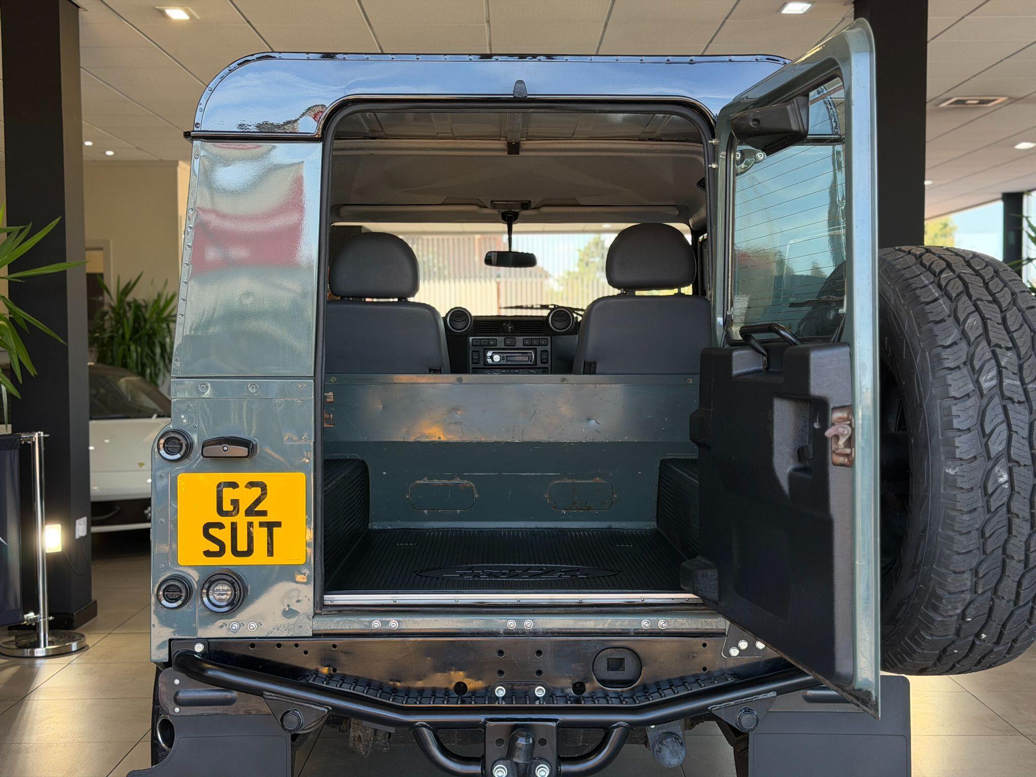 Land Rover Defender 90 - Image 19