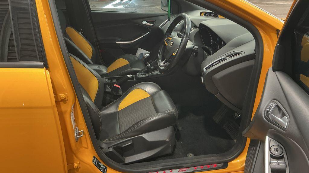 Ford Focus - Image 2