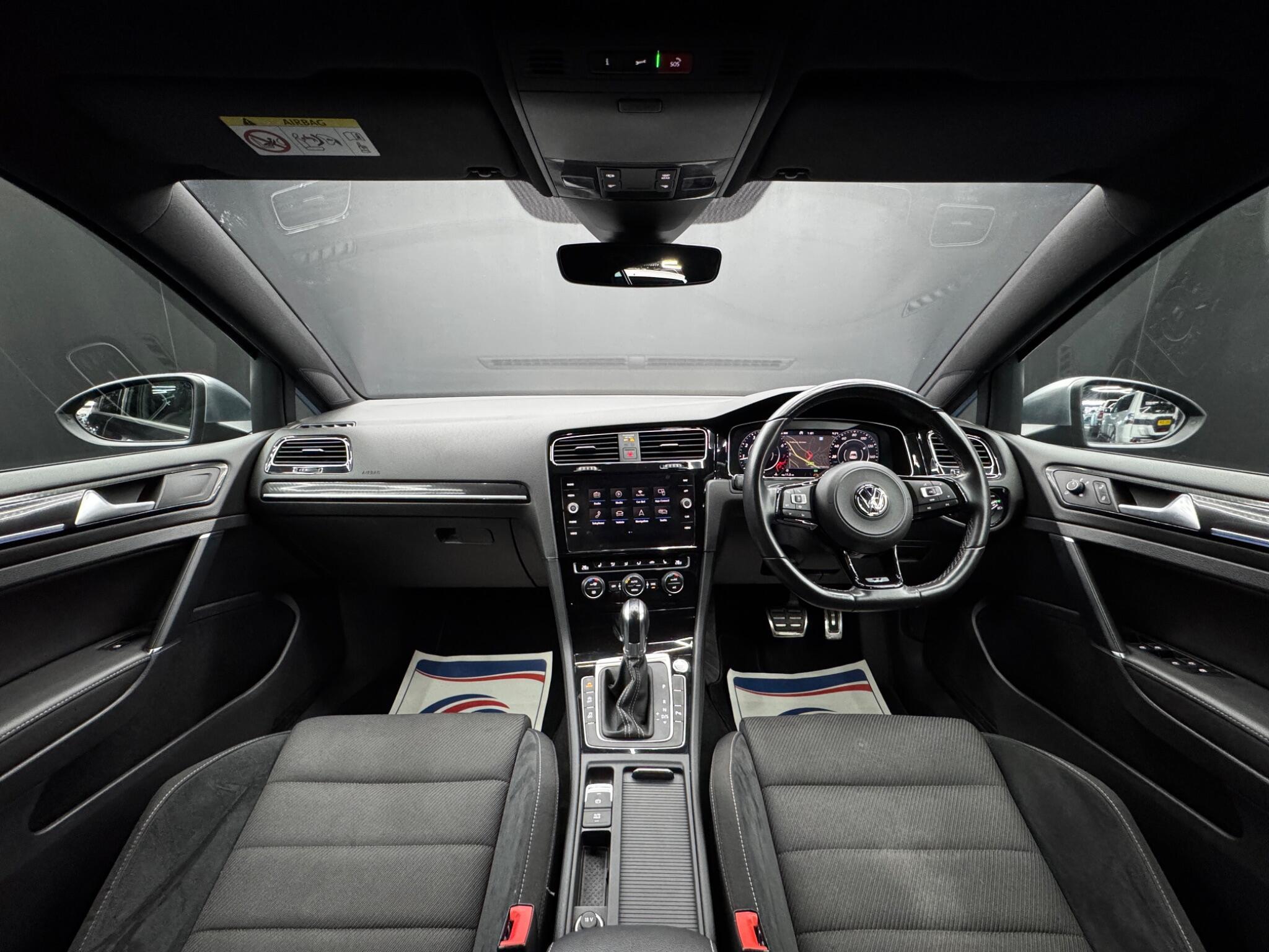 Volkswagen Golf - Image 17