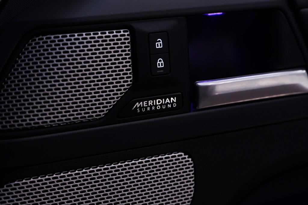 Land Rover Defender 130 - Image 41