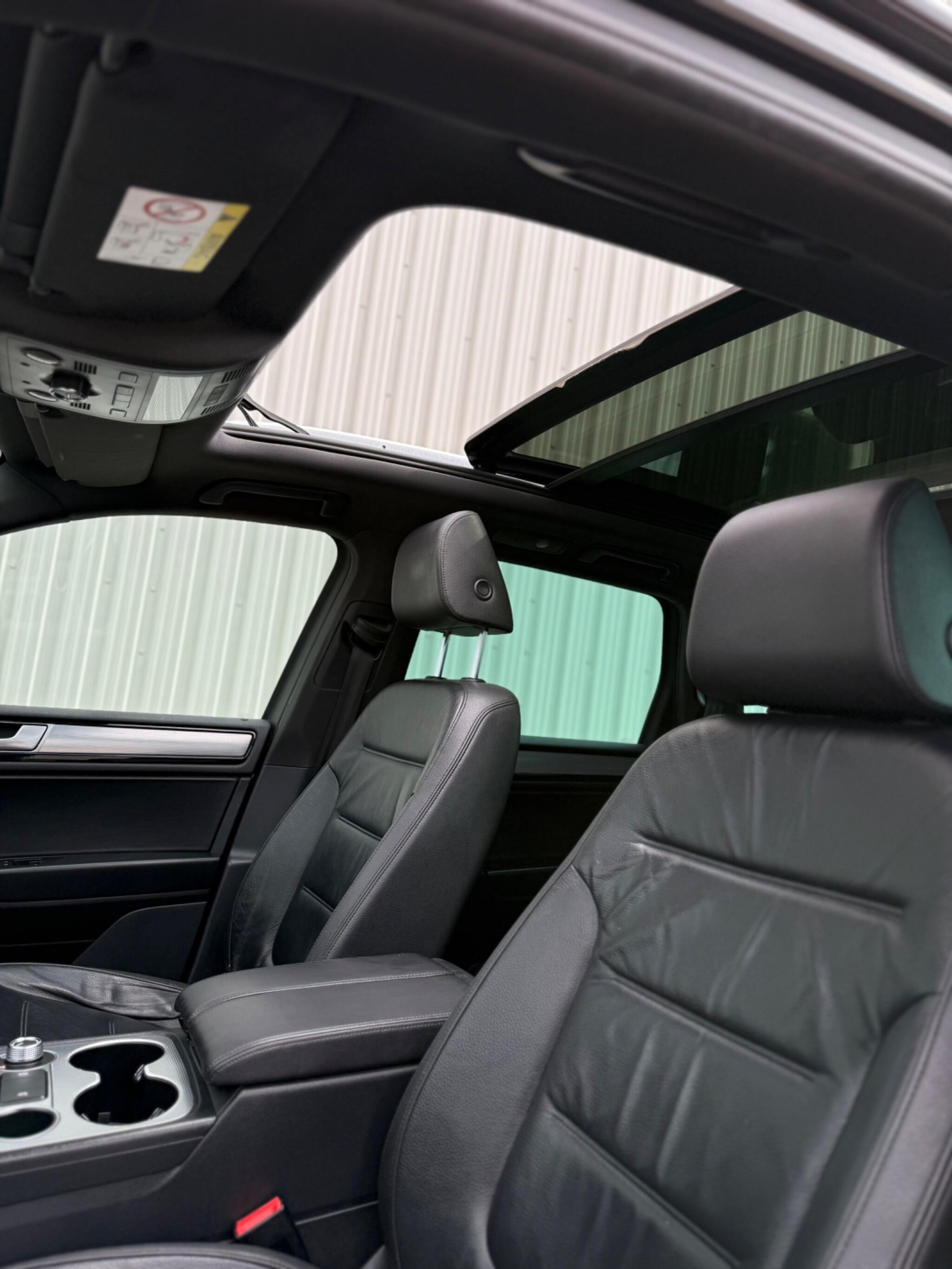 Volkswagen Touareg - Image 28