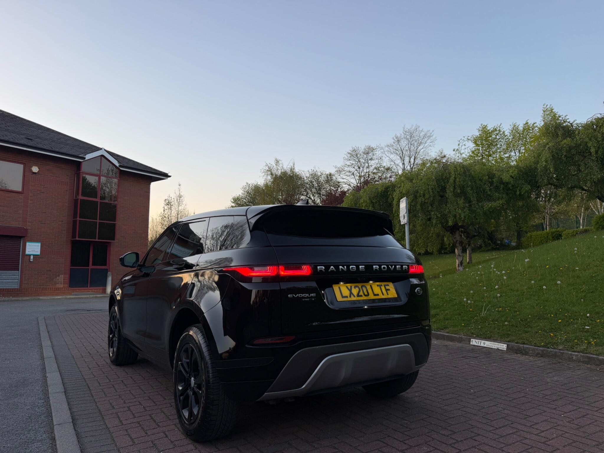 Land Rover Range Rover Evoque - Image 11