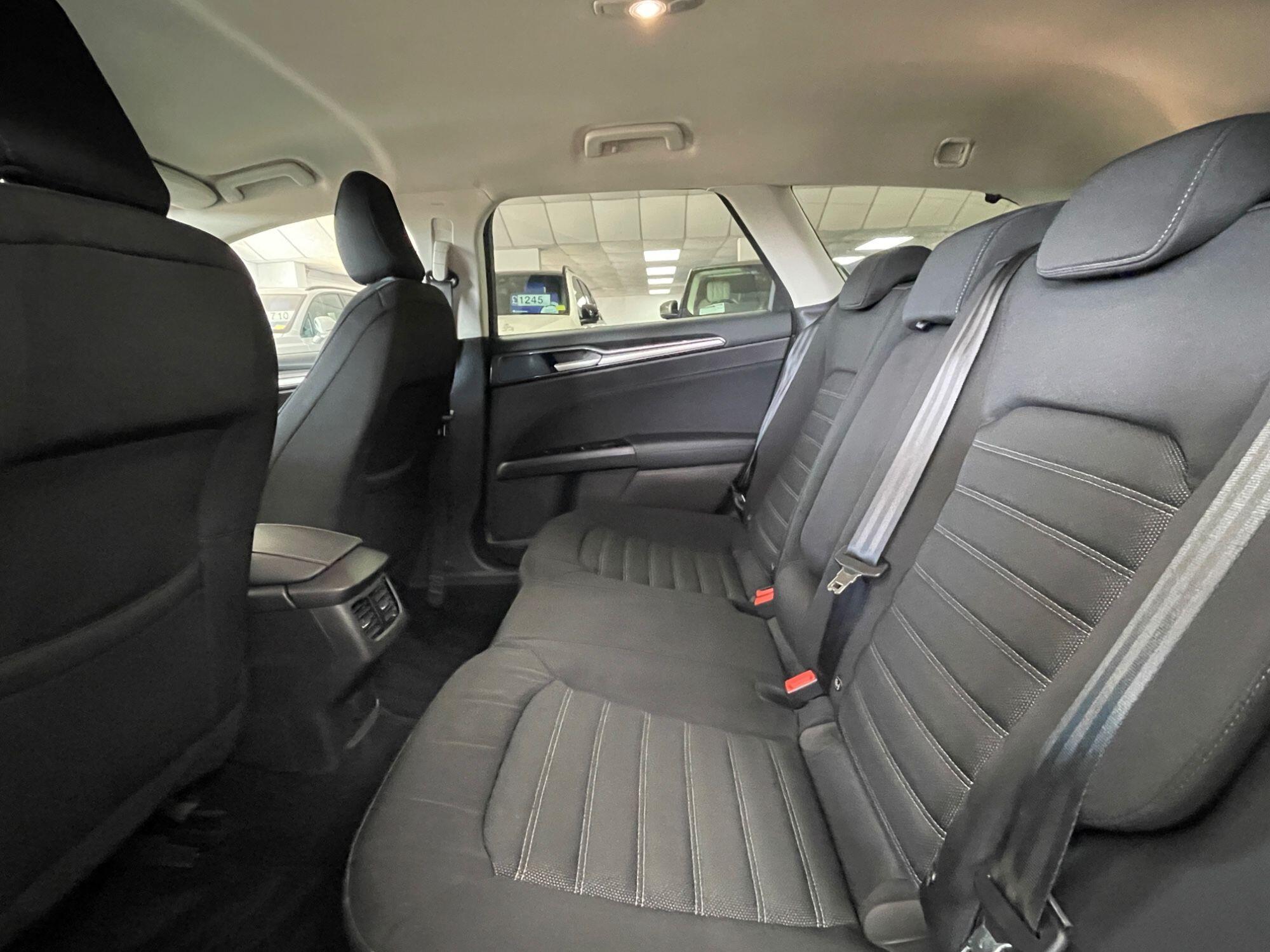 Ford Mondeo - Image 29