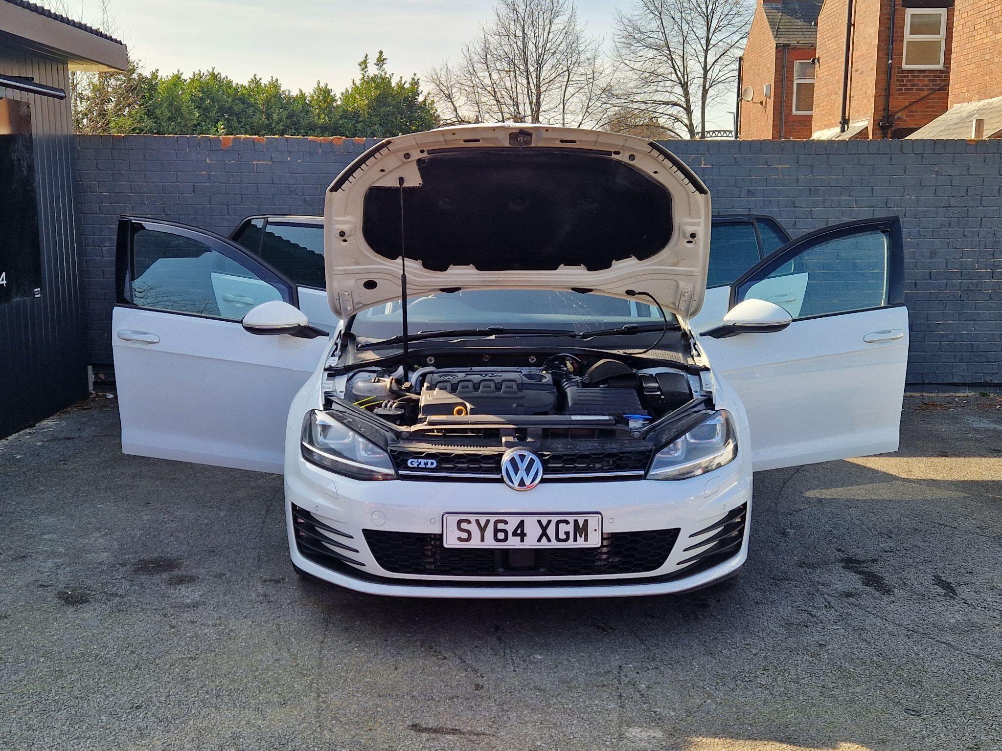 Volkswagen Golf - Image 23