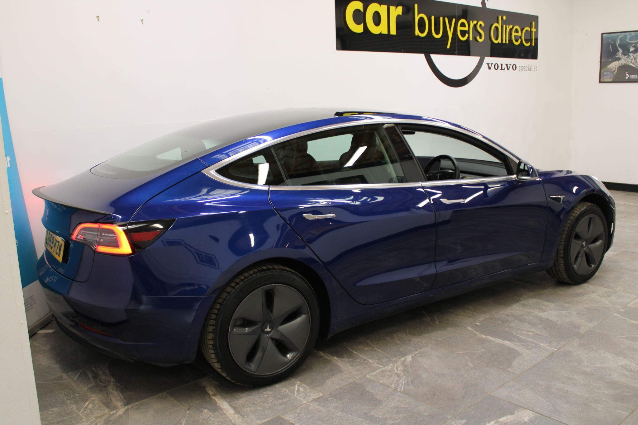 Tesla Model 3 - Image 4
